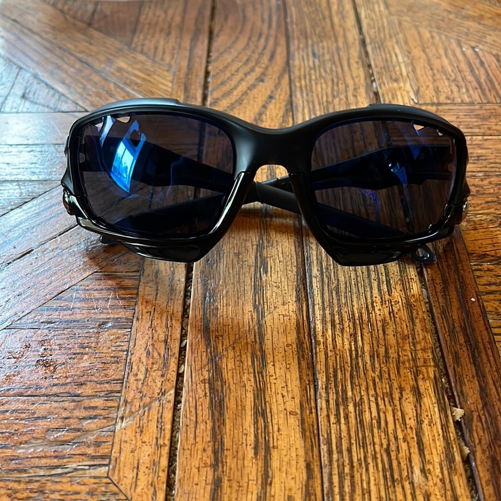 New never worn Oakley Racing Jacket sunglasses